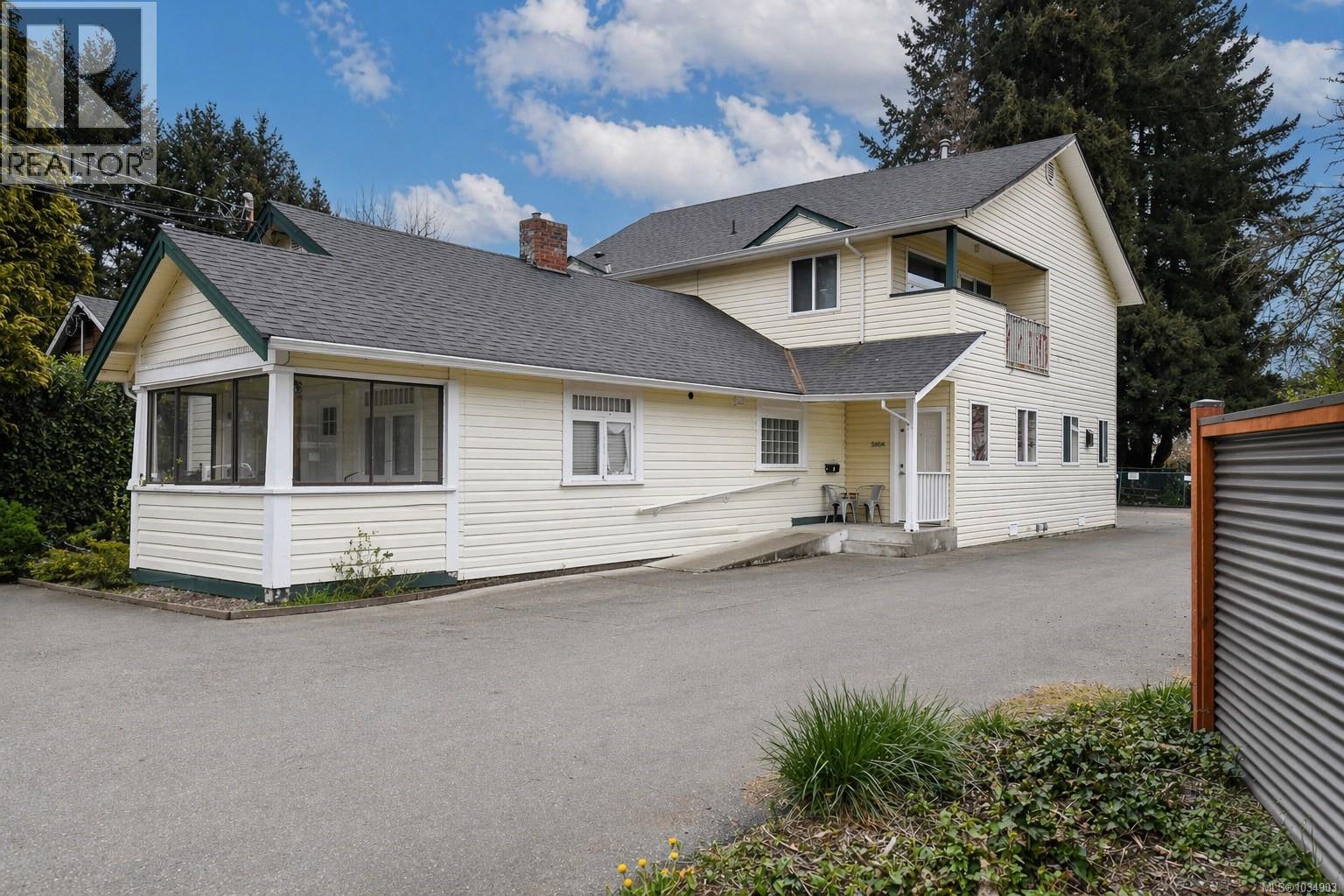 560 4th St, Courtenay, British Columbia  V9N 1H2 - Photo 3 - 1034903