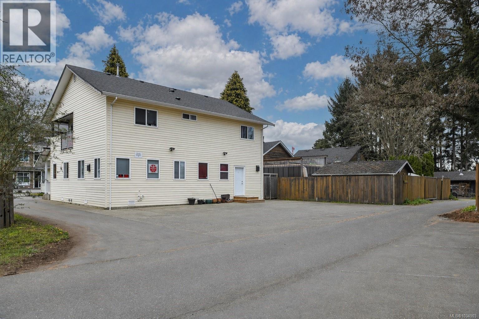 560 4th St, Courtenay, British Columbia  V9N 1H2 - Photo 4 - 1034903