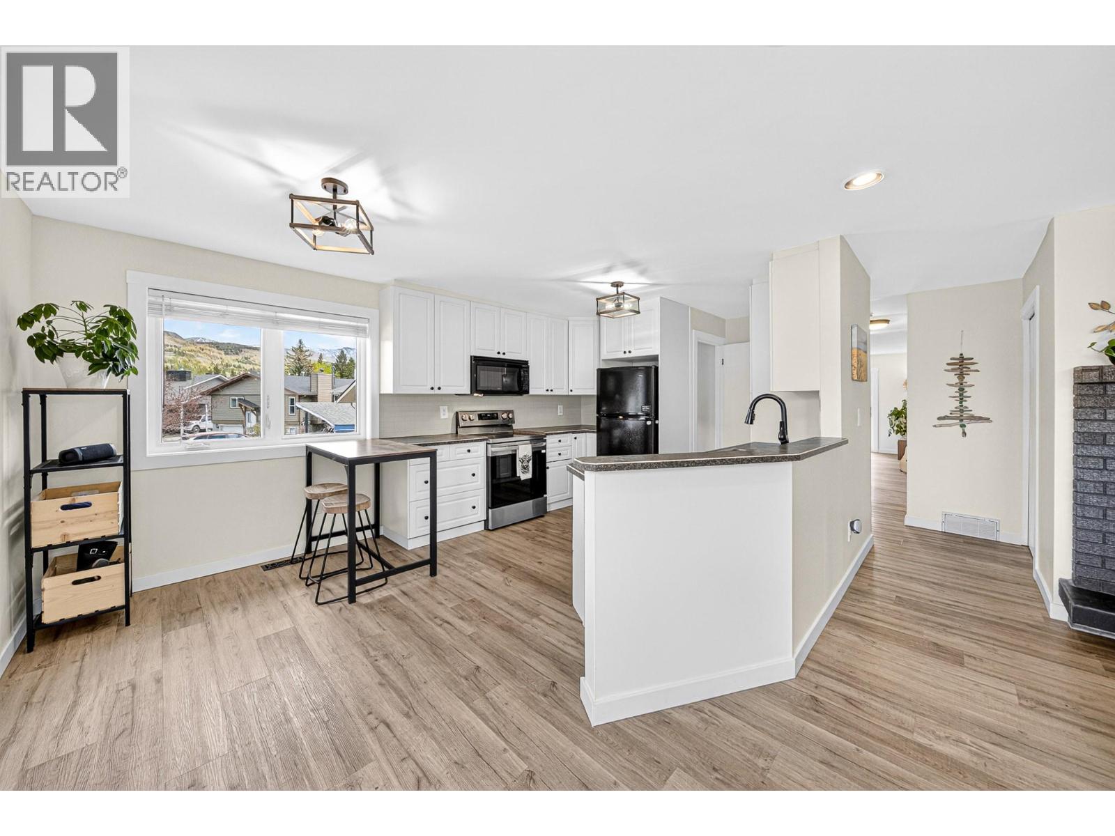 1216 Hickory Crescent, Sparwood, British Columbia  V0B 2G2 - Photo 9 - 10385685