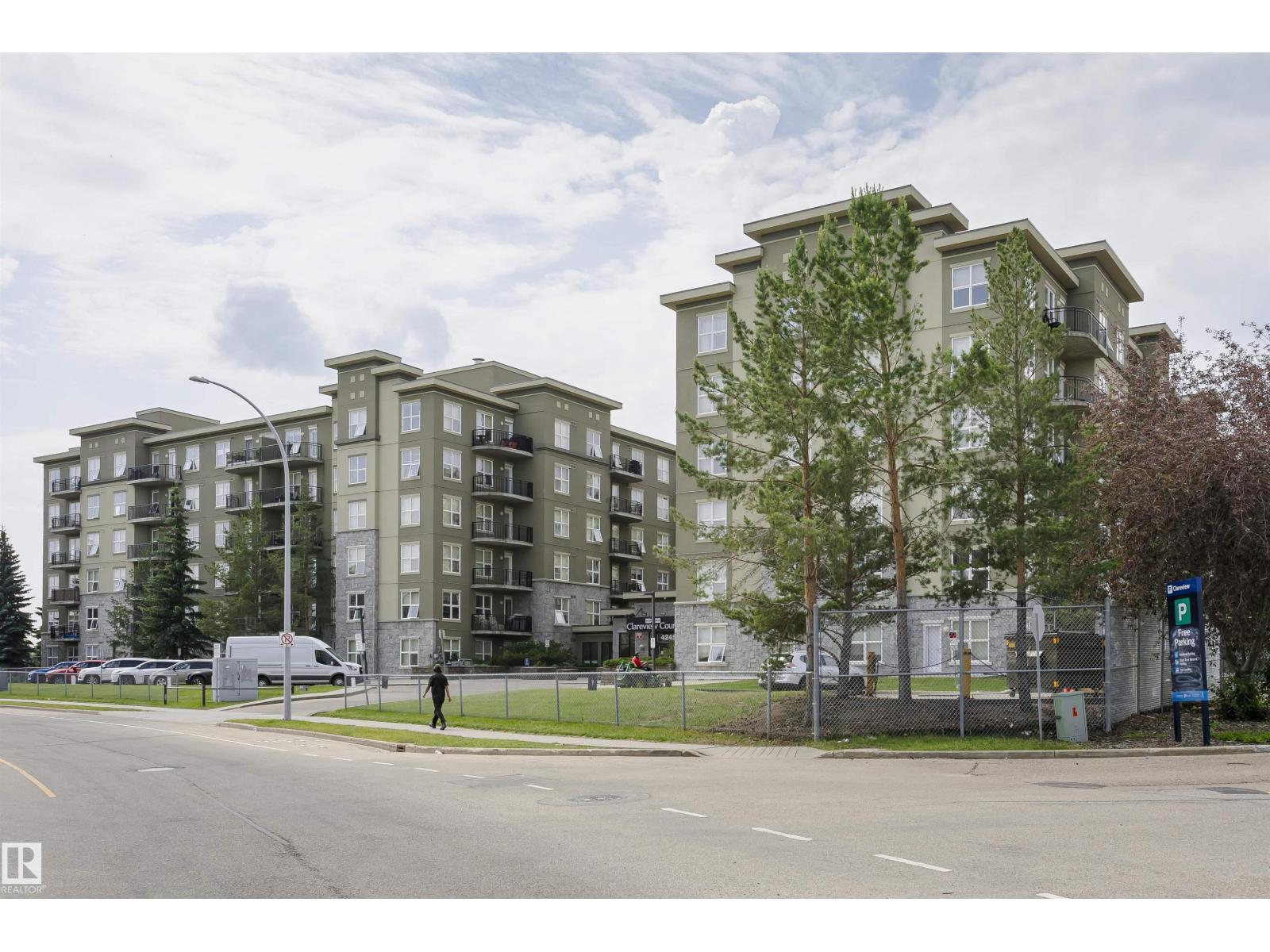 #1-402 4245 139 Av Nw, Edmonton, Alberta  T5Y 3E8 - Photo 4 - E4487349