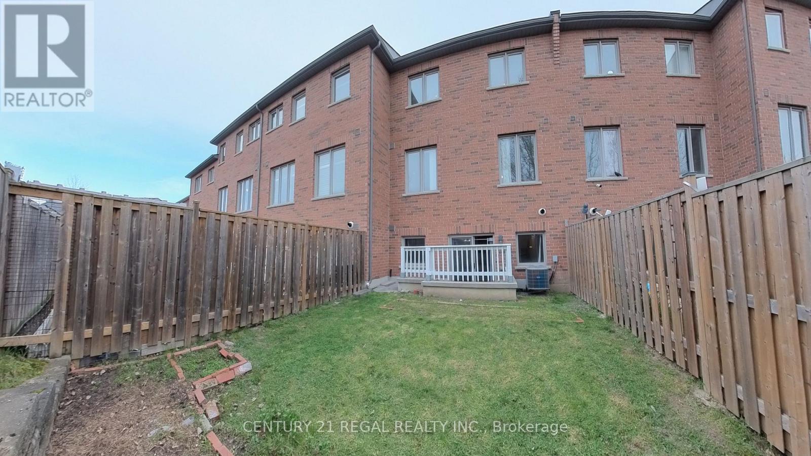 27 Belanger Crescent S, Toronto, Ontario  M1L 0H3 - Photo 11 - E13090156