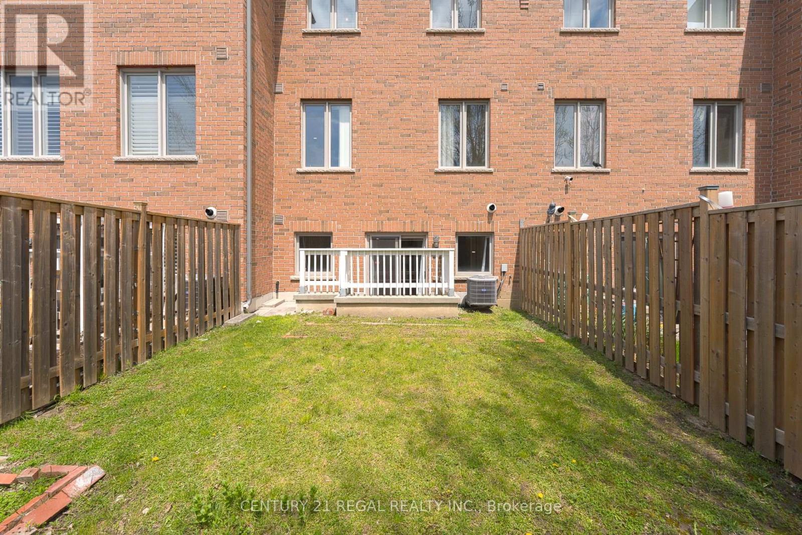 27 Belanger Crescent S, Toronto, Ontario  M1L 0H3 - Photo 10 - E13090156