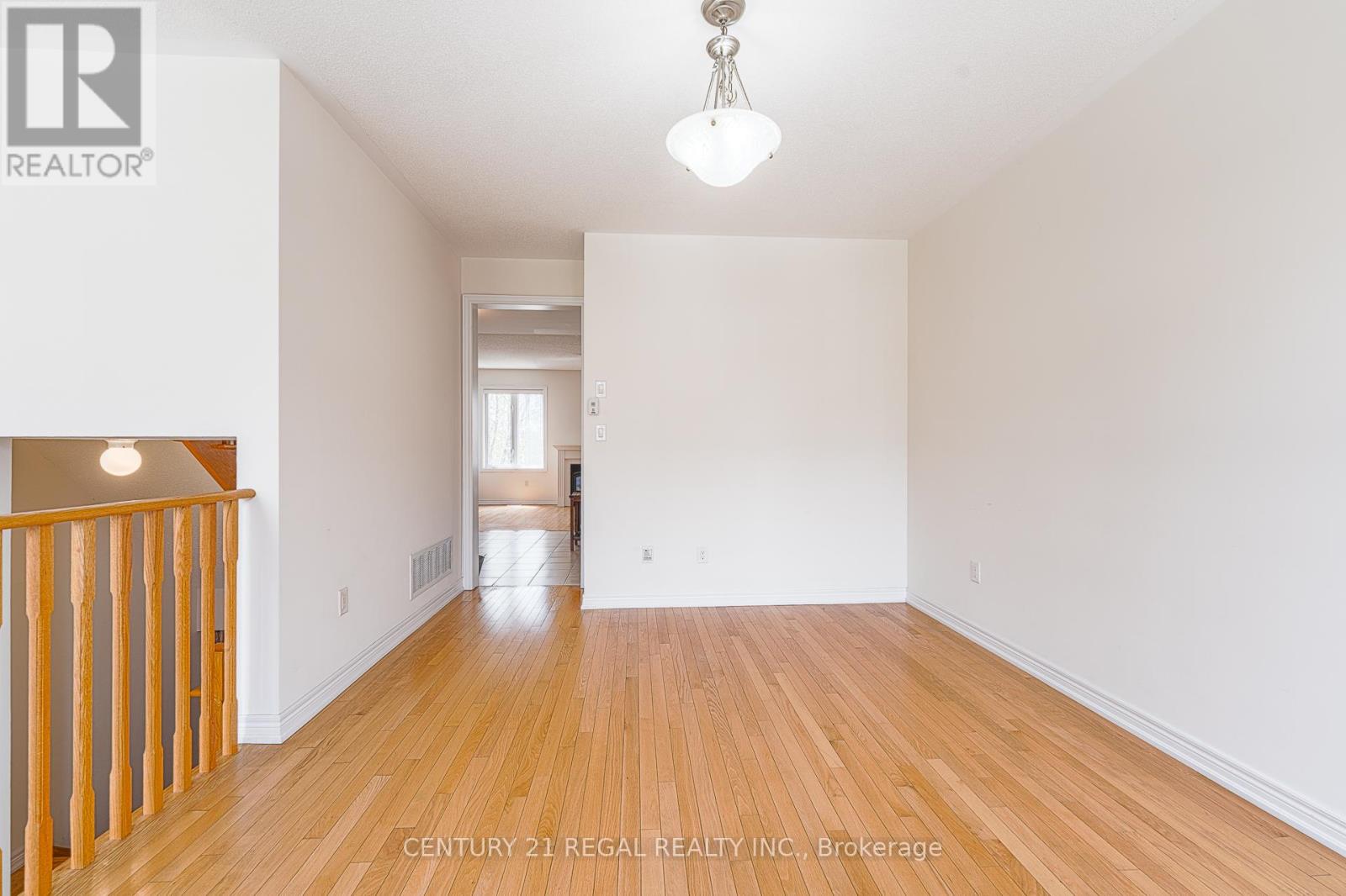 27 Belanger Crescent S, Toronto, Ontario  M1L 0H3 - Photo 18 - E13090156
