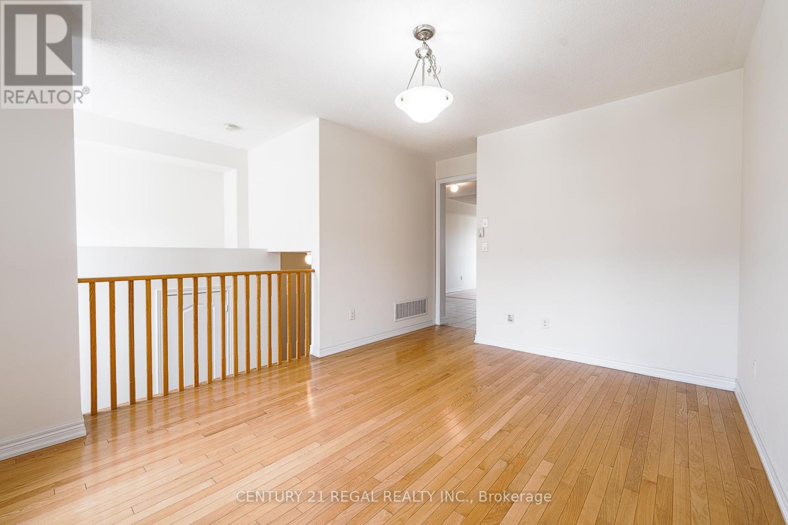 27 Belanger Crescent S, Toronto, Ontario  M1L 0H3 - Photo 17 - E13090156