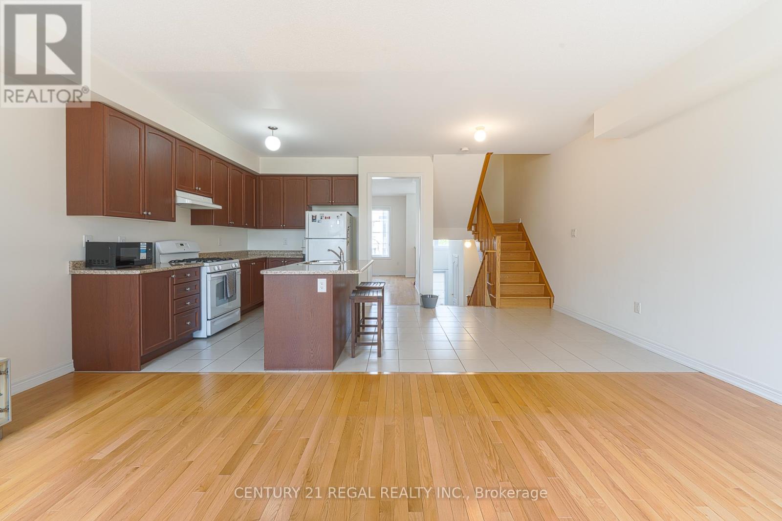 27 Belanger Crescent S, Toronto, Ontario  M1L 0H3 - Photo 14 - E13090156