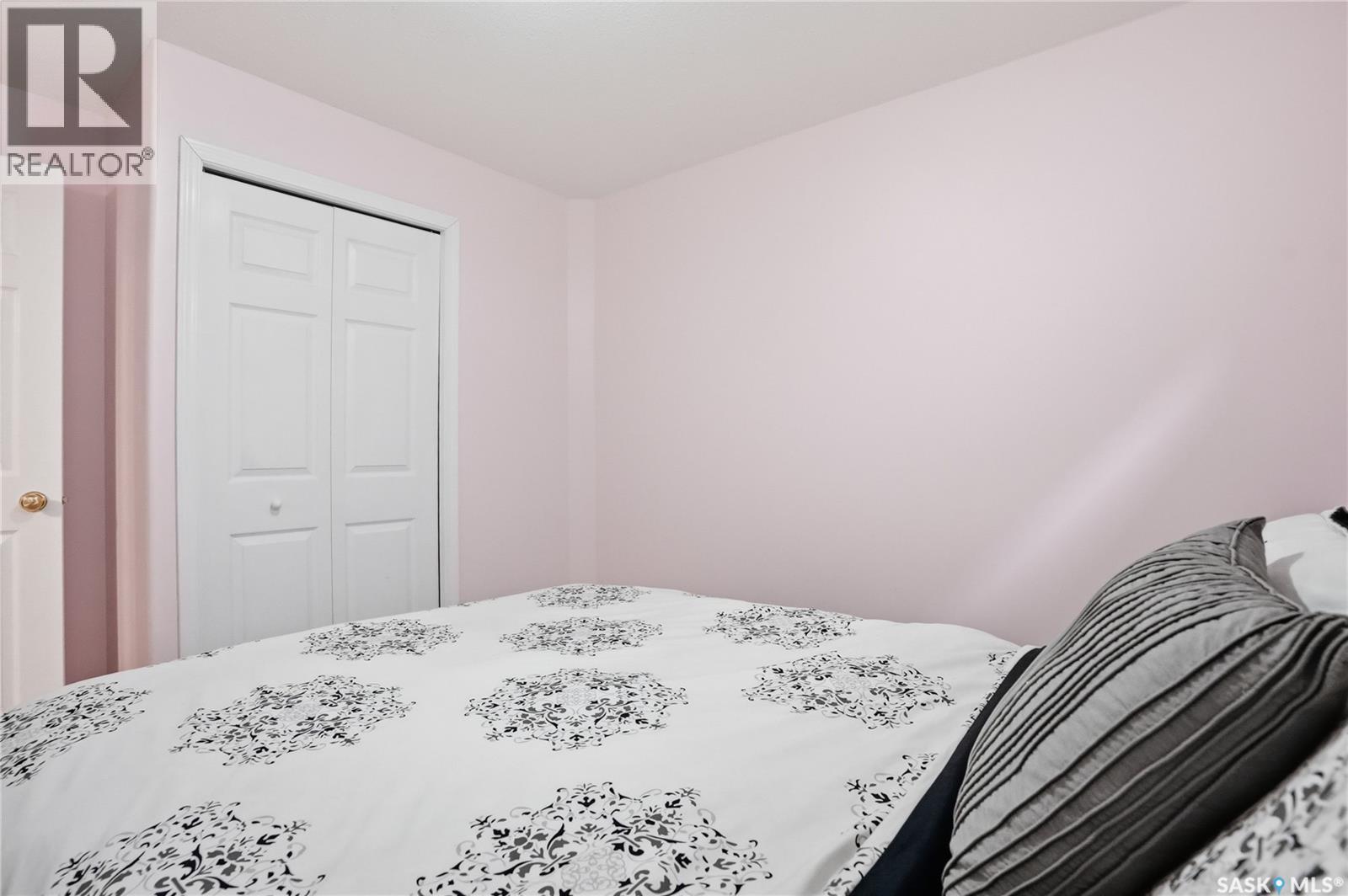 523 Pobran Crescent, Saskatoon, Saskatchewan  S7S 1L5 - Photo 35 - SK035822