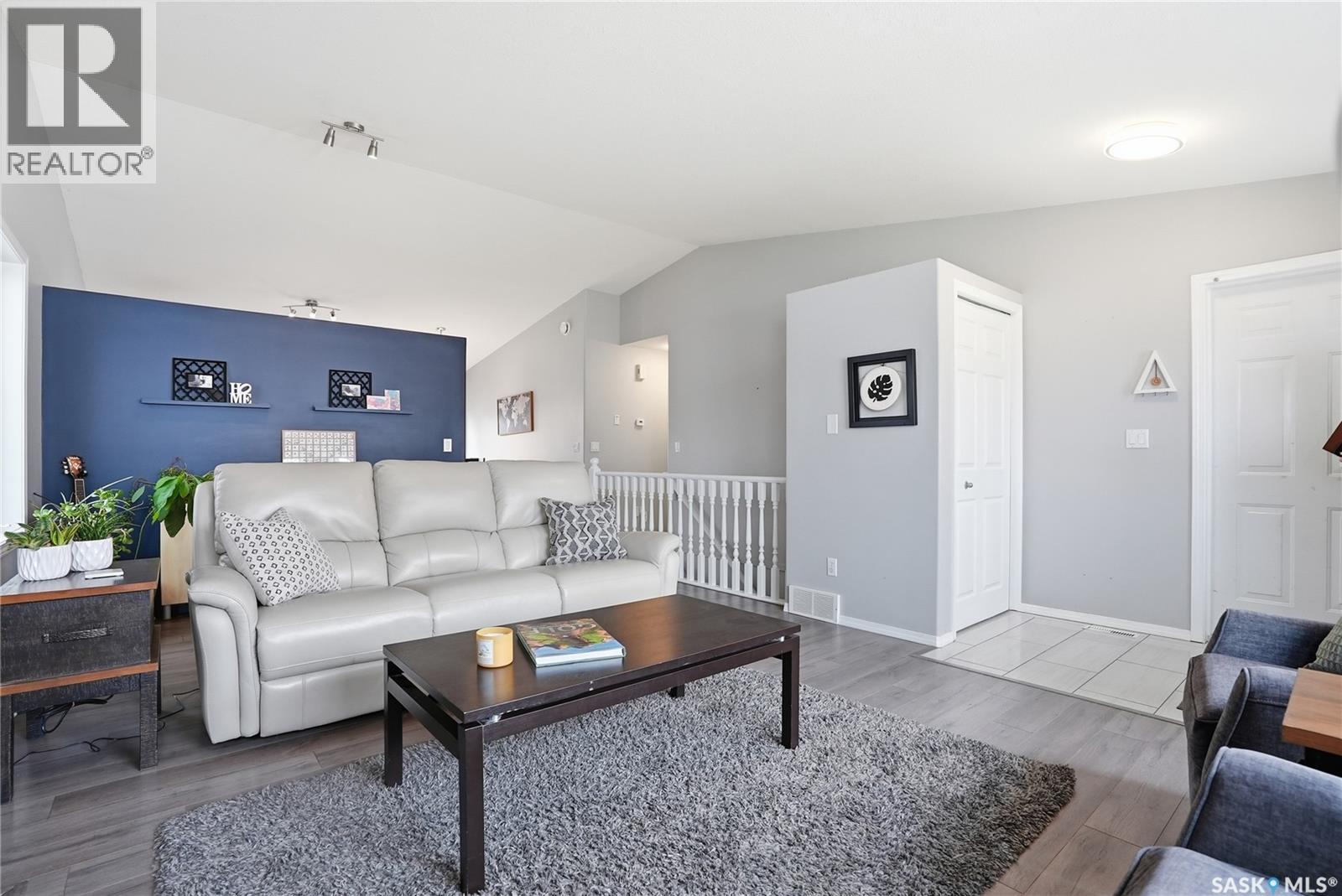 523 Pobran Crescent, Saskatoon, Saskatchewan  S7S 1L5 - Photo 4 - SK035822