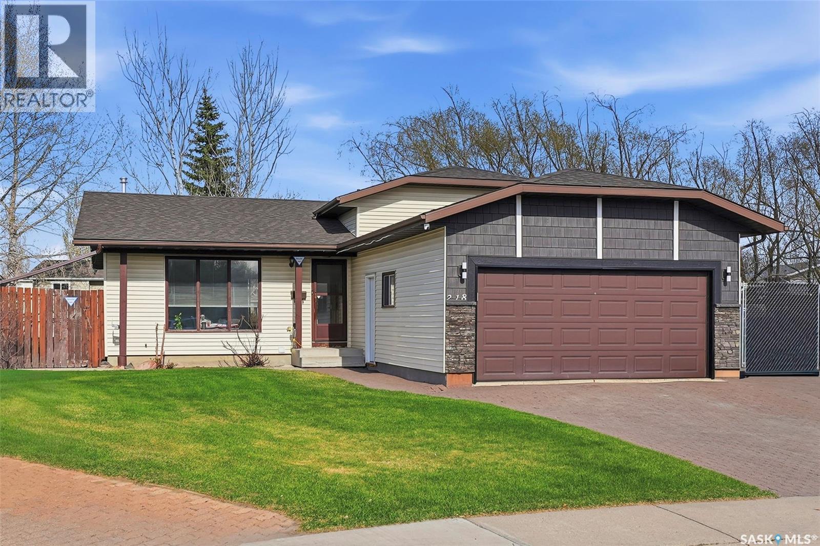 218 Ward Court, Saskatoon, Saskatchewan  S7L 6Z9 - Photo 1 - SK035801
