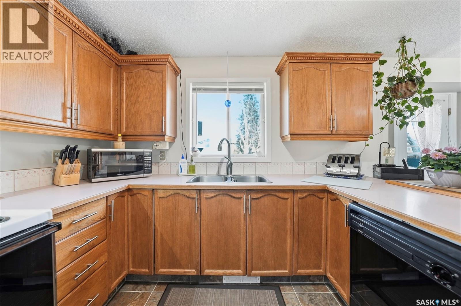 218 Ward Court, Saskatoon, Saskatchewan  S7L 6Z9 - Photo 10 - SK035801