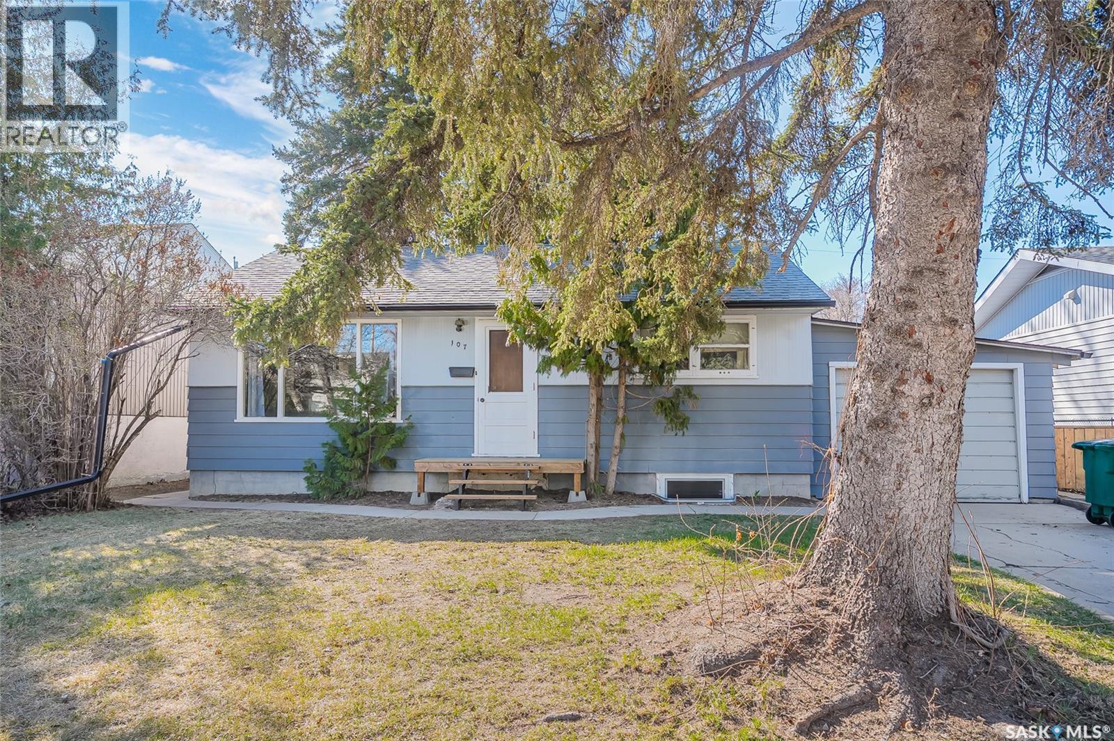 107 Cruise Street, Saskatoon, Saskatchewan  S7N 2C2 - Photo 1 - SK035539