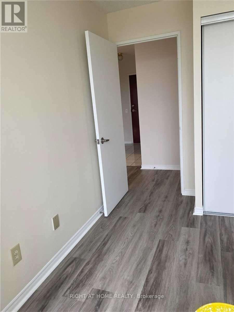 411 - 91 Townsgate Drive N, Vaughan, Ontario  L4J 8E8 - Photo 12 - N13115086