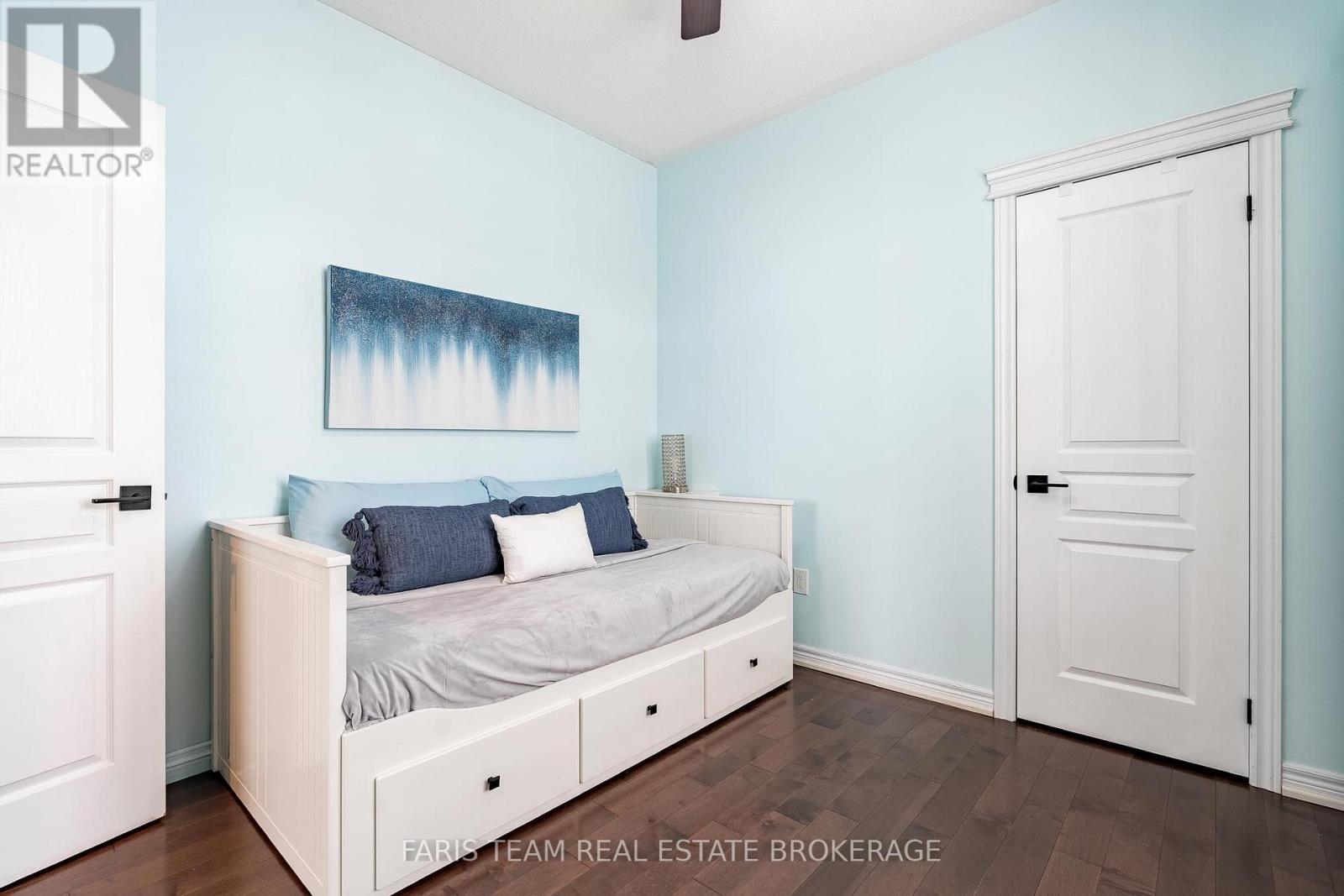 9 Broadpoint Street, Wasaga Beach, Ontario  L9Z 3B8 - Photo 15 - S13044318