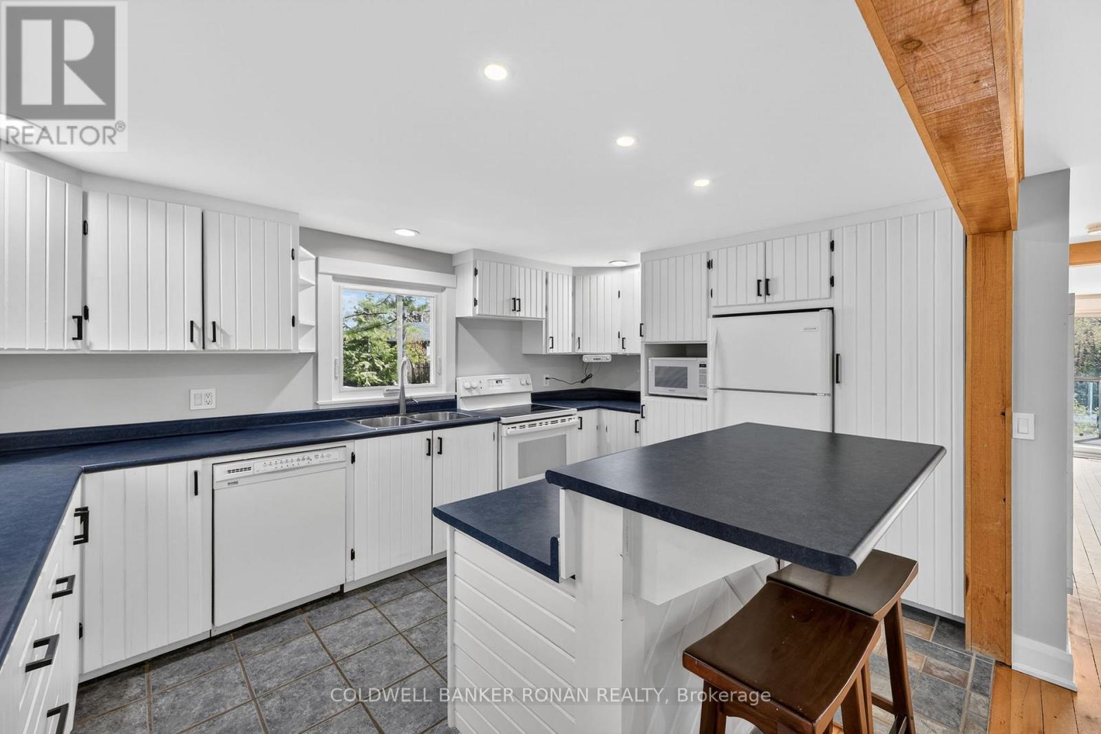 157 Woodland Drive, Wasaga Beach, Ontario  L9Z 2V4 - Photo 14 - S13121250