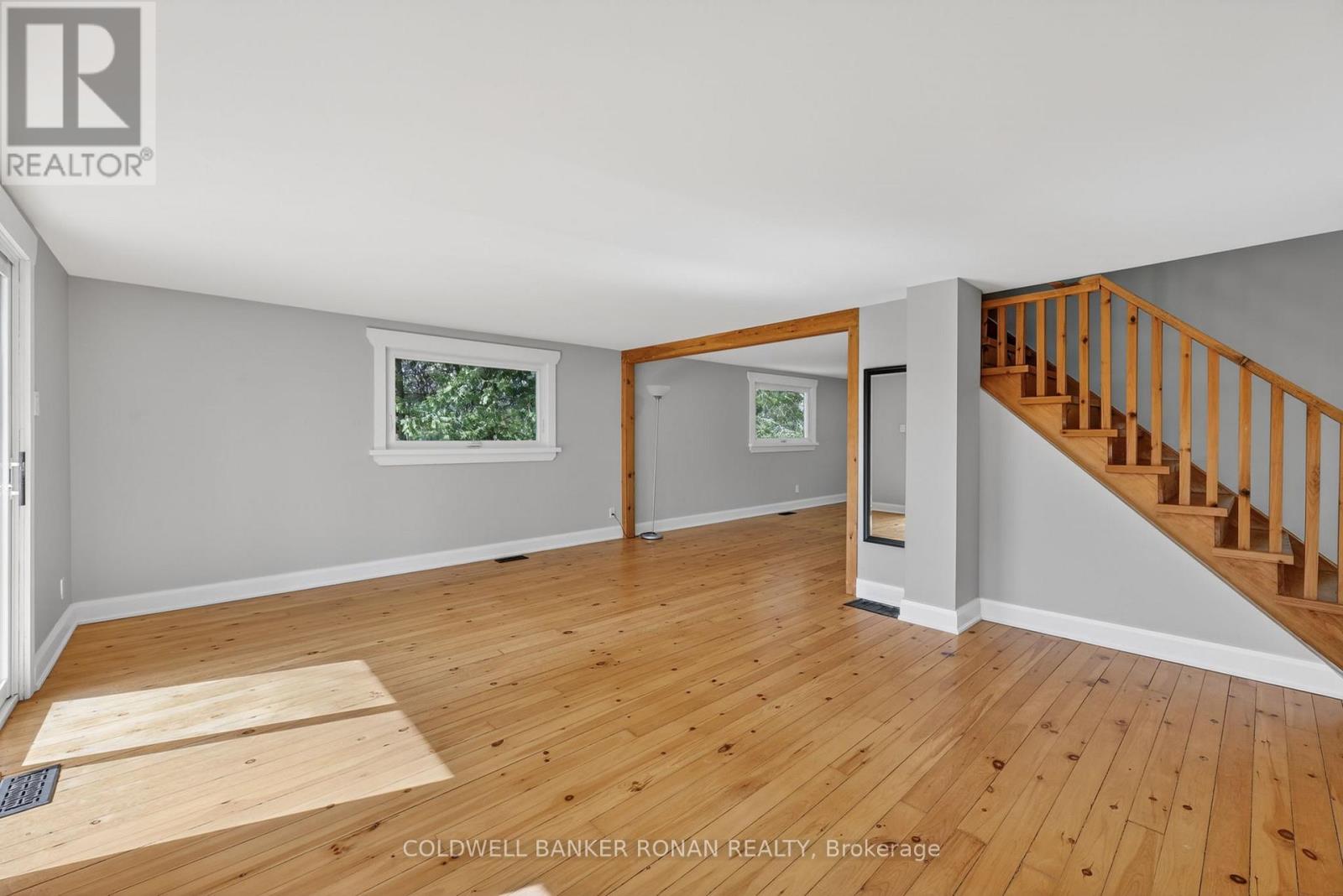 157 Woodland Drive, Wasaga Beach, Ontario  L9Z 2V4 - Photo 6 - S13121250