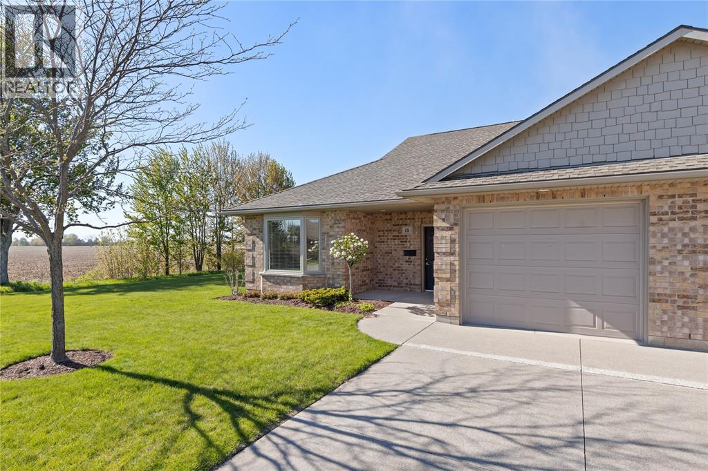 5969 Townsend Line Unit# 15, Lambton Shores, Ontario  N0N 1J0 - Photo 2 - 26010996