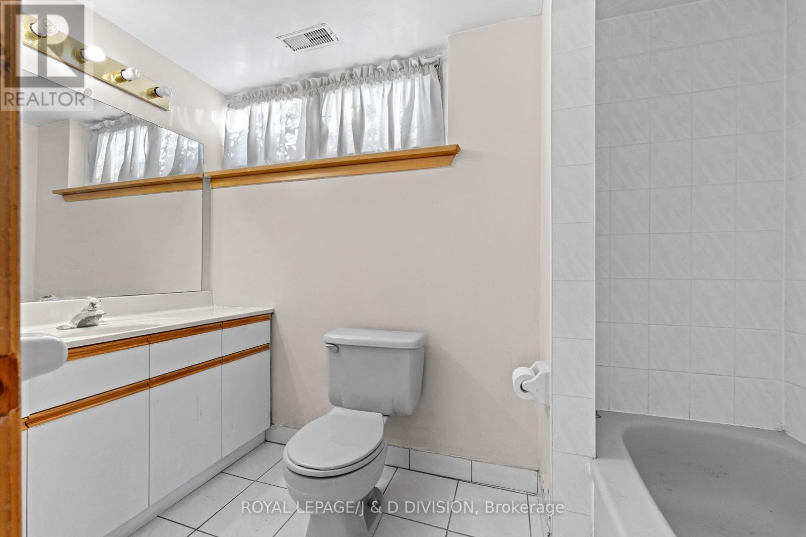 123 Betty Ann Drive, Toronto, Ontario  M2N 1X3 - Photo 24 - C13121784
