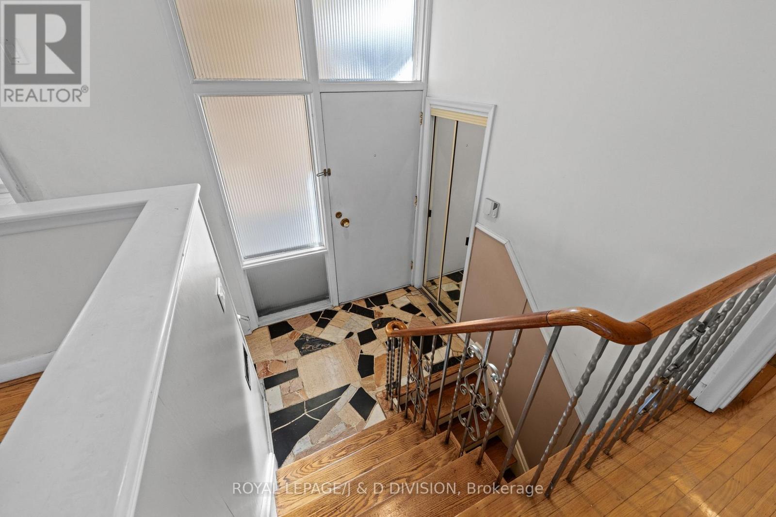 123 Betty Ann Drive, Toronto, Ontario  M2N 1X3 - Photo 4 - C13121784