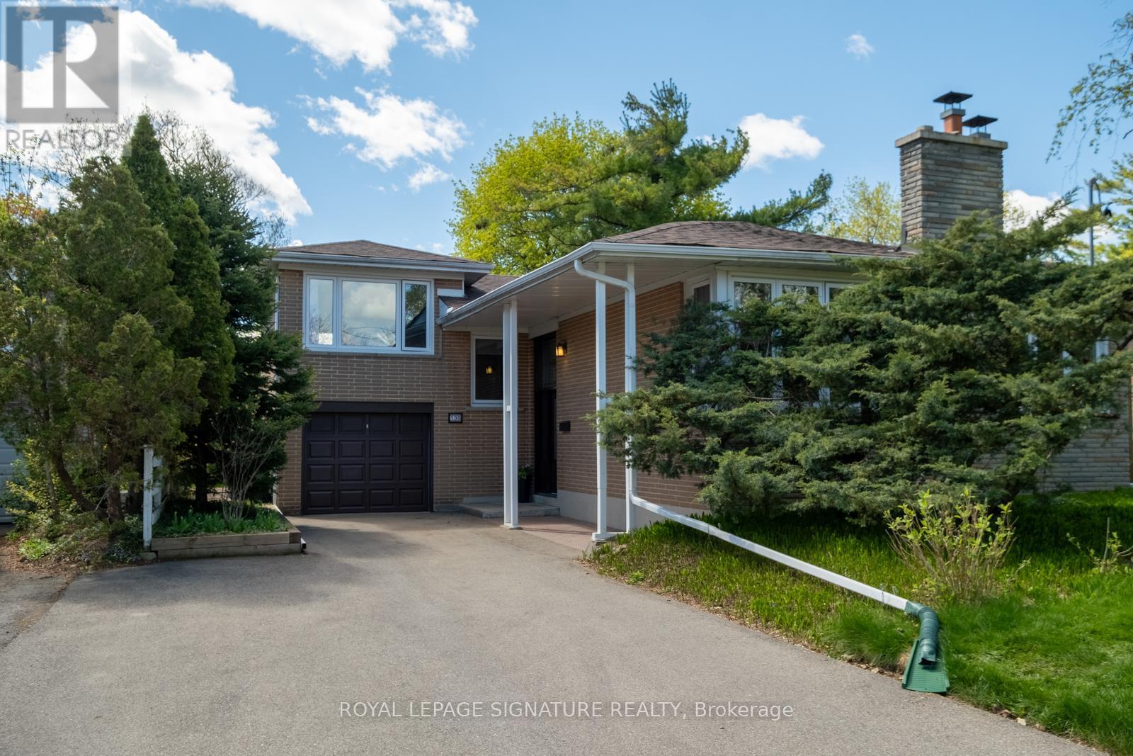 139 HOLCOLM ROAD, Toronto, Ontario