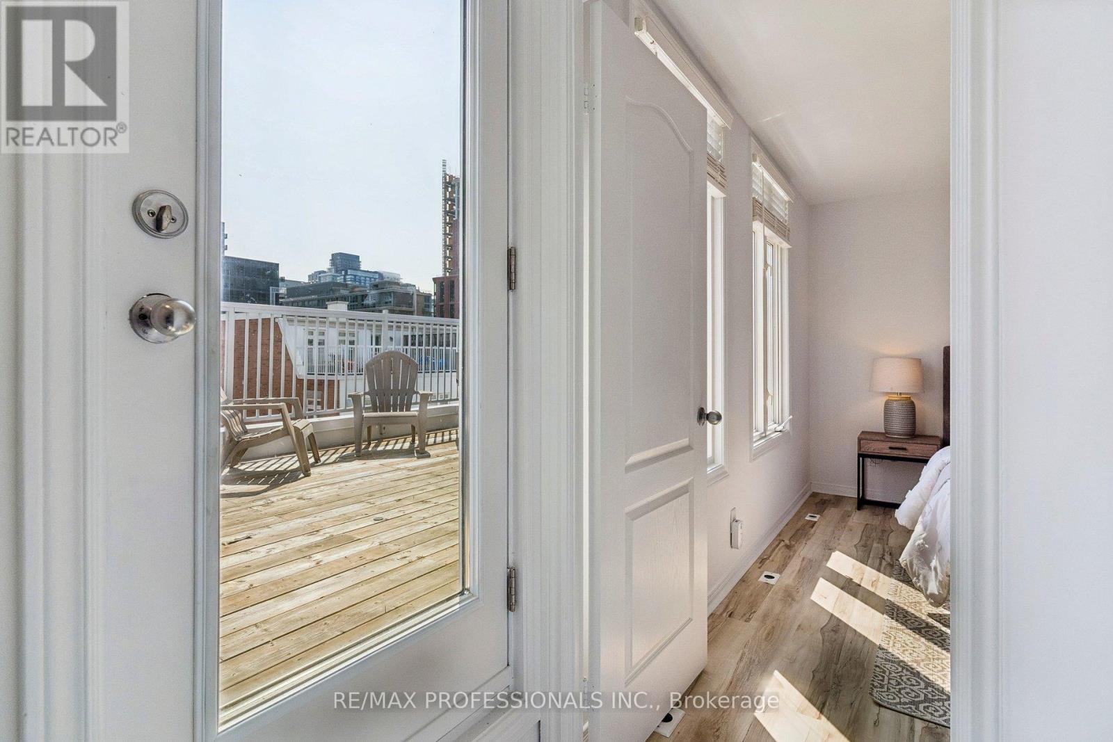 2010 - 12 Sudbury Street, Toronto, Ontario  M6J 3W7 - Photo 27 - C13121908