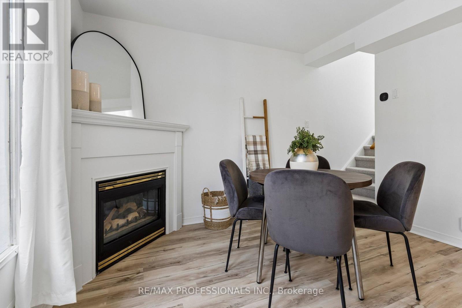 2010 - 12 Sudbury Street, Toronto, Ontario  M6J 3W7 - Photo 5 - C13121908