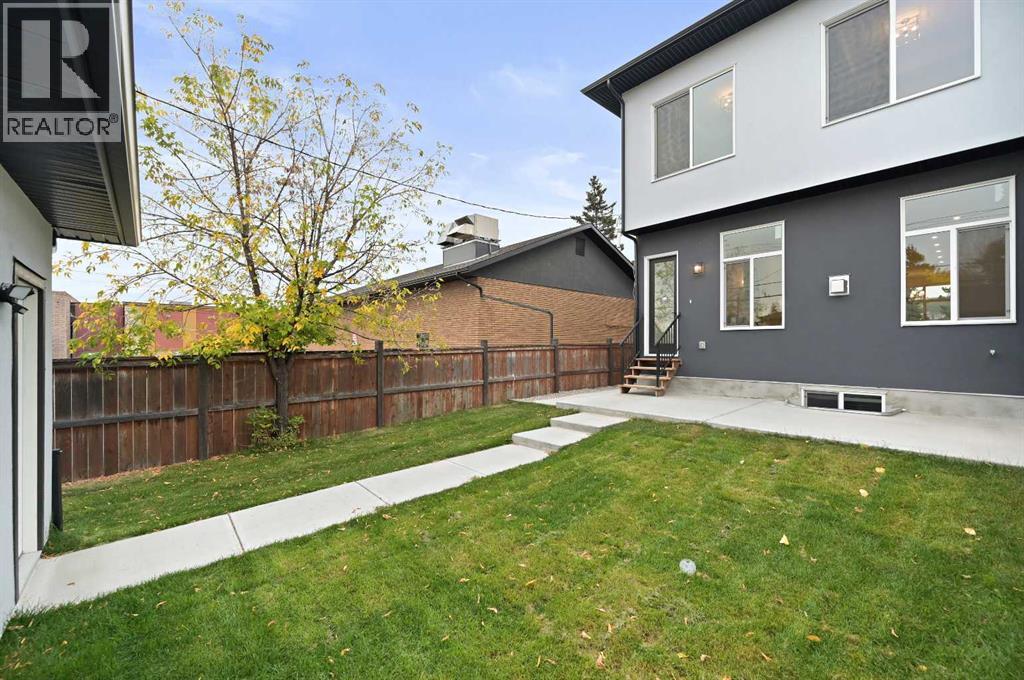 8112 Bowness Road NW, Calgary, Alberta  T3B 0H6 - Photo 34 - A2301031