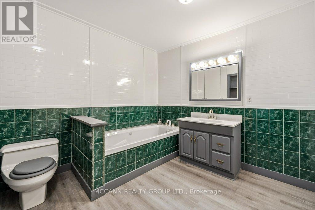 124 Scarboro Crescent, Toronto, Ontario  M1M 2J4 - Photo 15 - E13121924