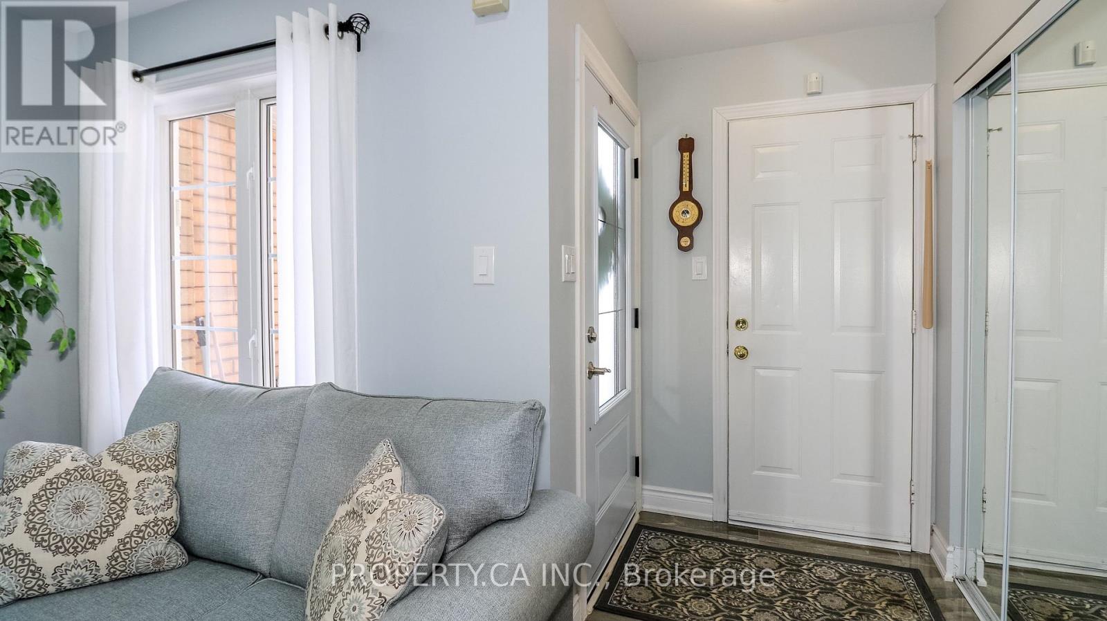 3 Coleman Drive, Barrie (Edgehill Drive), Ontario  L4N 0R5 - Photo 4 - S13121860