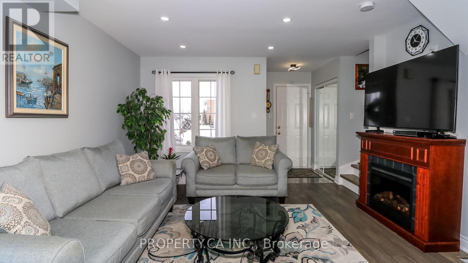 3 Coleman Drive, Barrie (Edgehill Drive), Ontario  L4N 0R5 - Photo 6 - S13121860