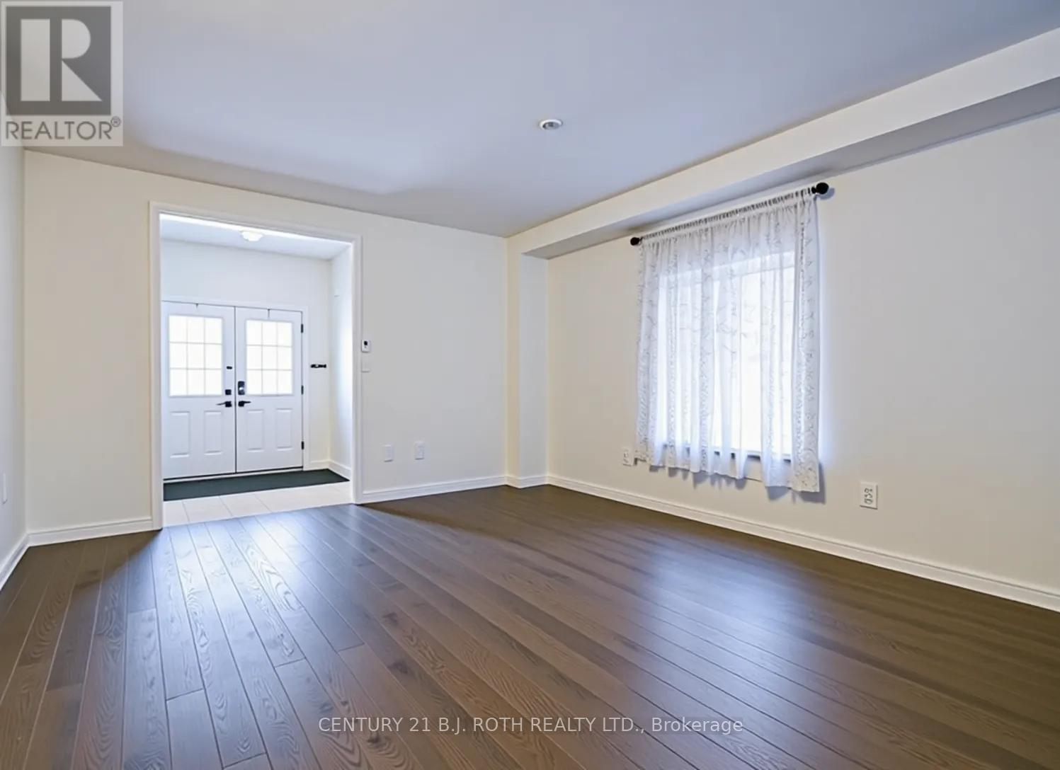 5 Cypress Point Street, Barrie (Ardagh), Ontario  L4N 6J9 - Photo 4 - S13121958