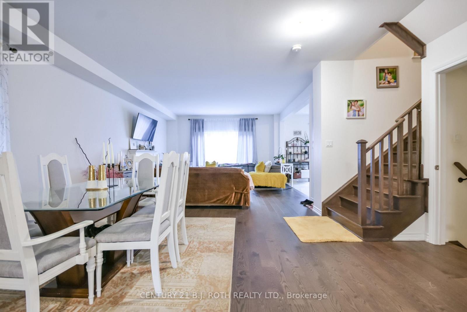 5 Cypress Point Street, Barrie (Ardagh), Ontario  L4N 6J9 - Photo 8 - S13121958