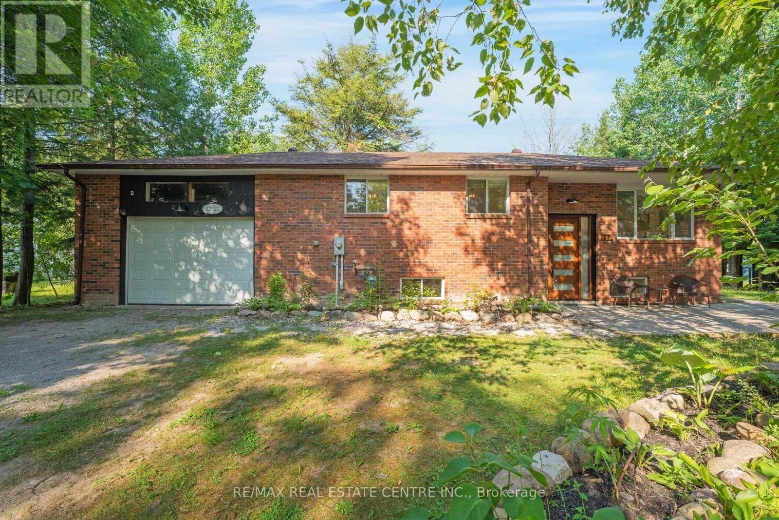 27 Irene Road, Tiny, Ontario  L0L 2J0 - Photo 1 - S13121986