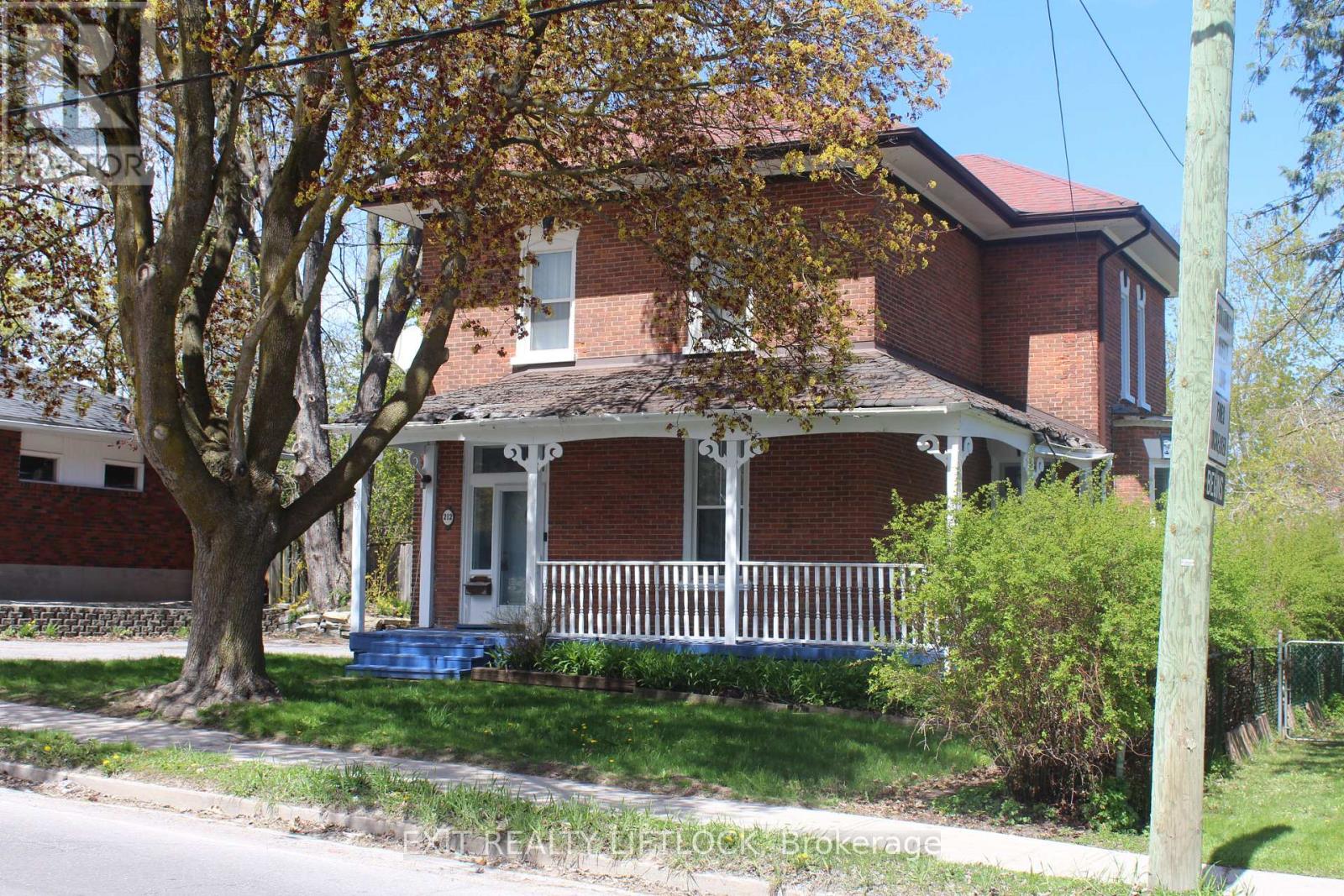 212 Barnardo Avenue, Peterborough, Ontario  K9H 5V7 - Photo 1 - X12605256