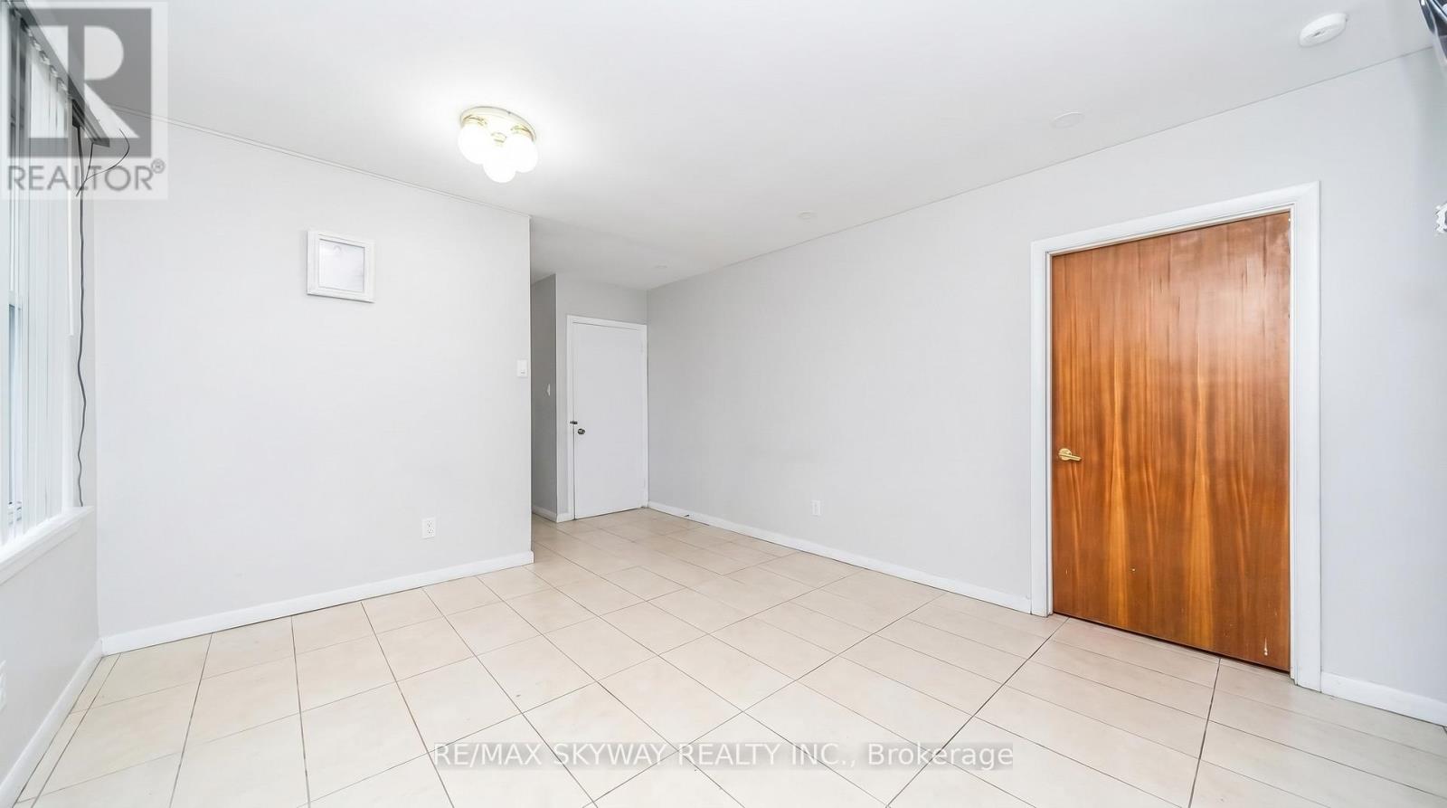 12891 Dixie Road, Caledon, Ontario  L7C 2M5 - Photo 5 - W13121628