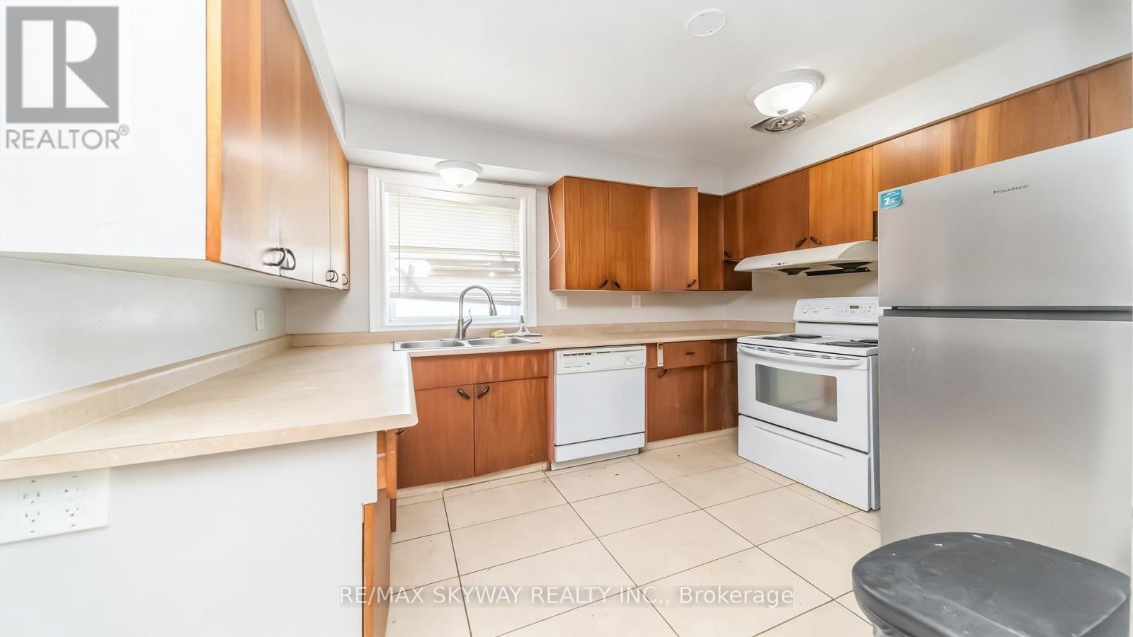 12891 Dixie Road, Caledon, Ontario  L7C 2M5 - Photo 8 - W13121628