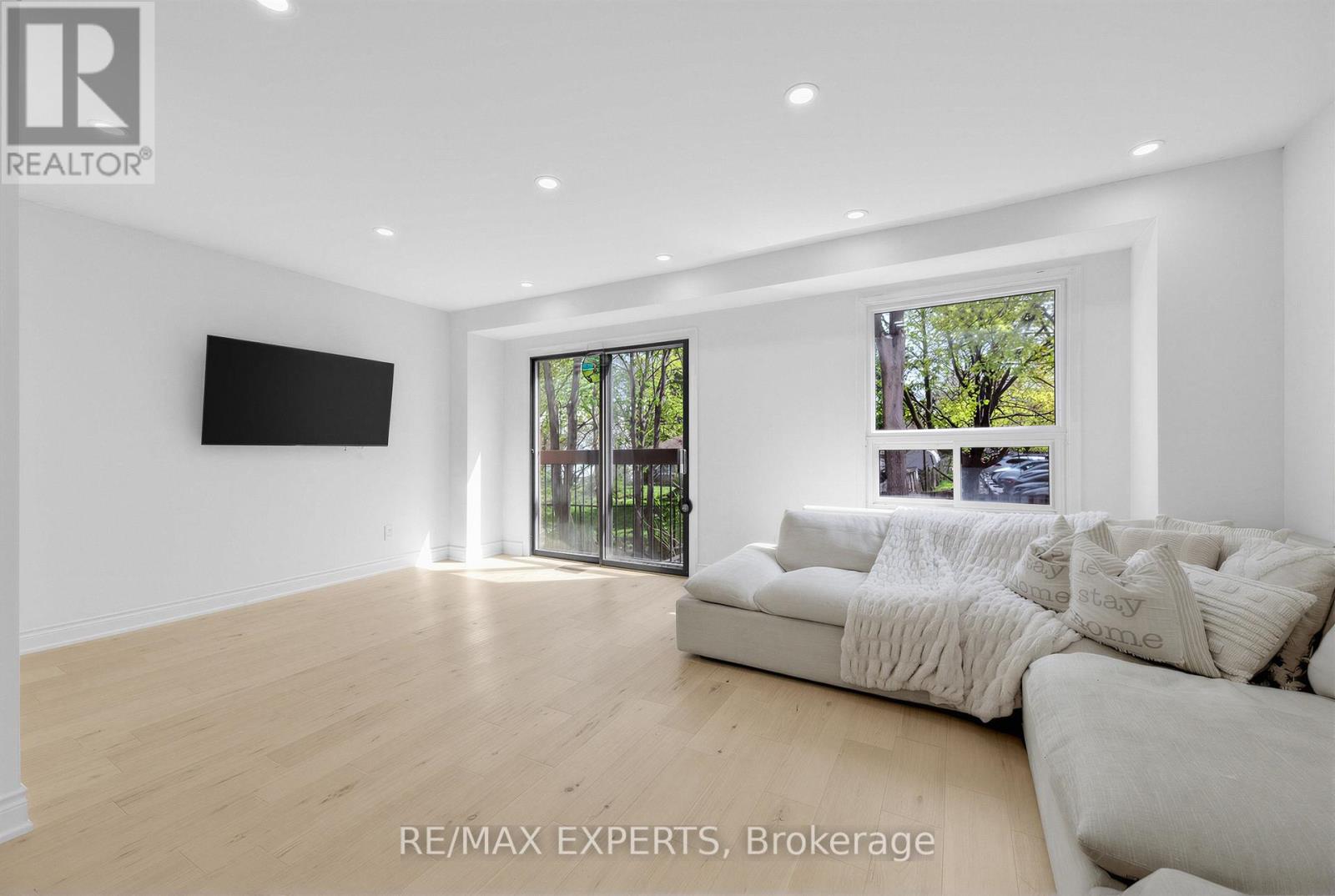 61 - 21 Maple Branch Path, Toronto, Ontario  M9P 3T4 - Photo 7 - W13121654