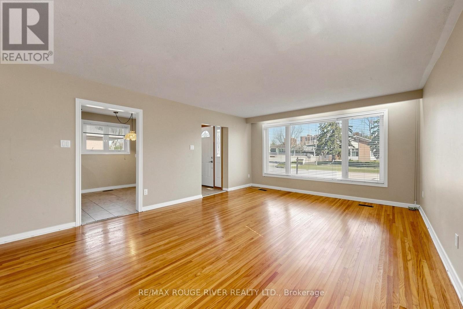 102 Taysham Crescent, Toronto, Ontario  M9V 1X3 - Photo 13 - W13121684