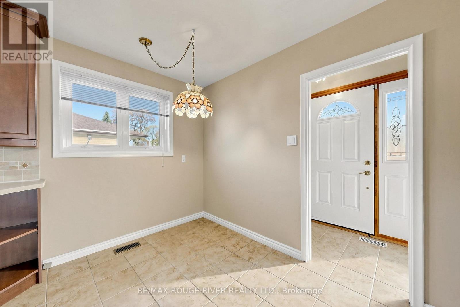 102 Taysham Crescent, Toronto, Ontario  M9V 1X3 - Photo 17 - W13121684