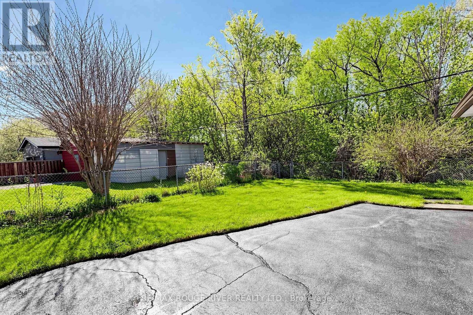 102 Taysham Crescent, Toronto, Ontario  M9V 1X3 - Photo 35 - W13121684