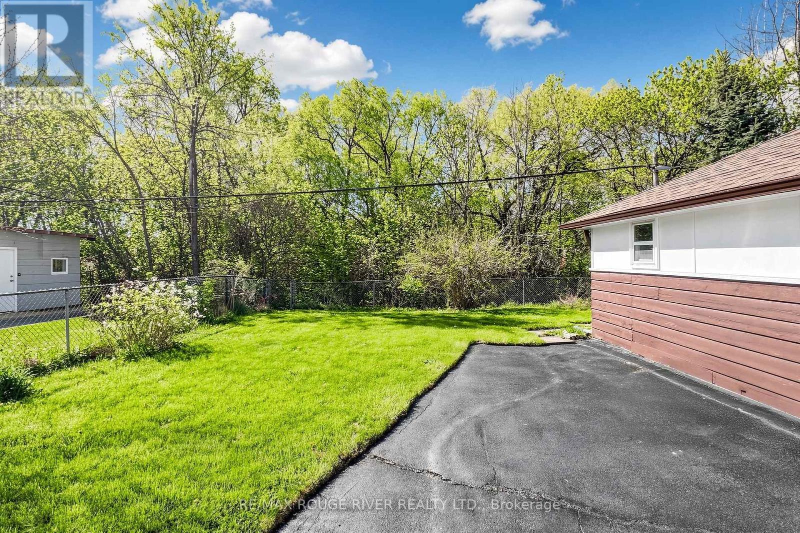 102 Taysham Crescent, Toronto, Ontario  M9V 1X3 - Photo 36 - W13121684