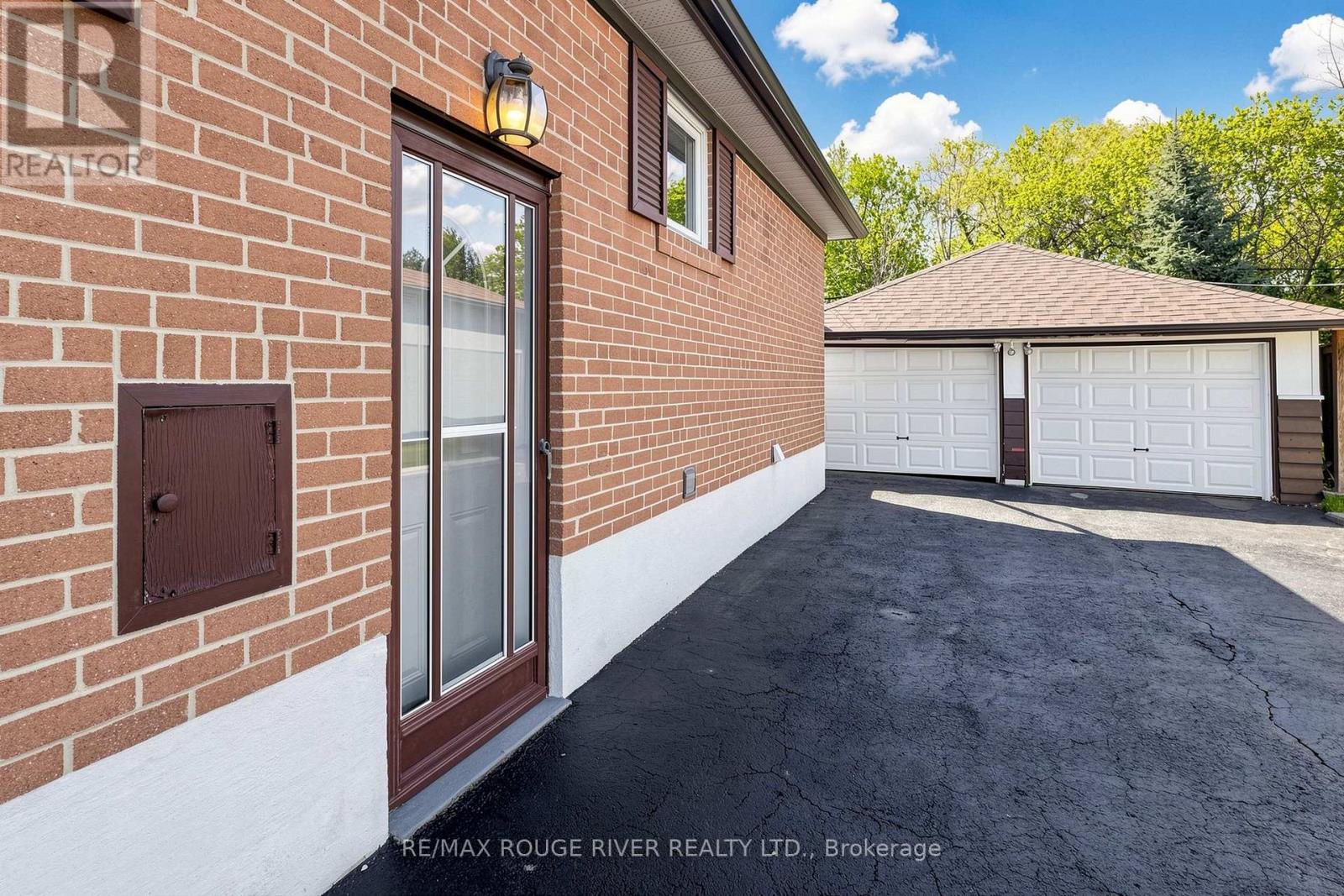 102 Taysham Crescent, Toronto, Ontario  M9V 1X3 - Photo 37 - W13121684