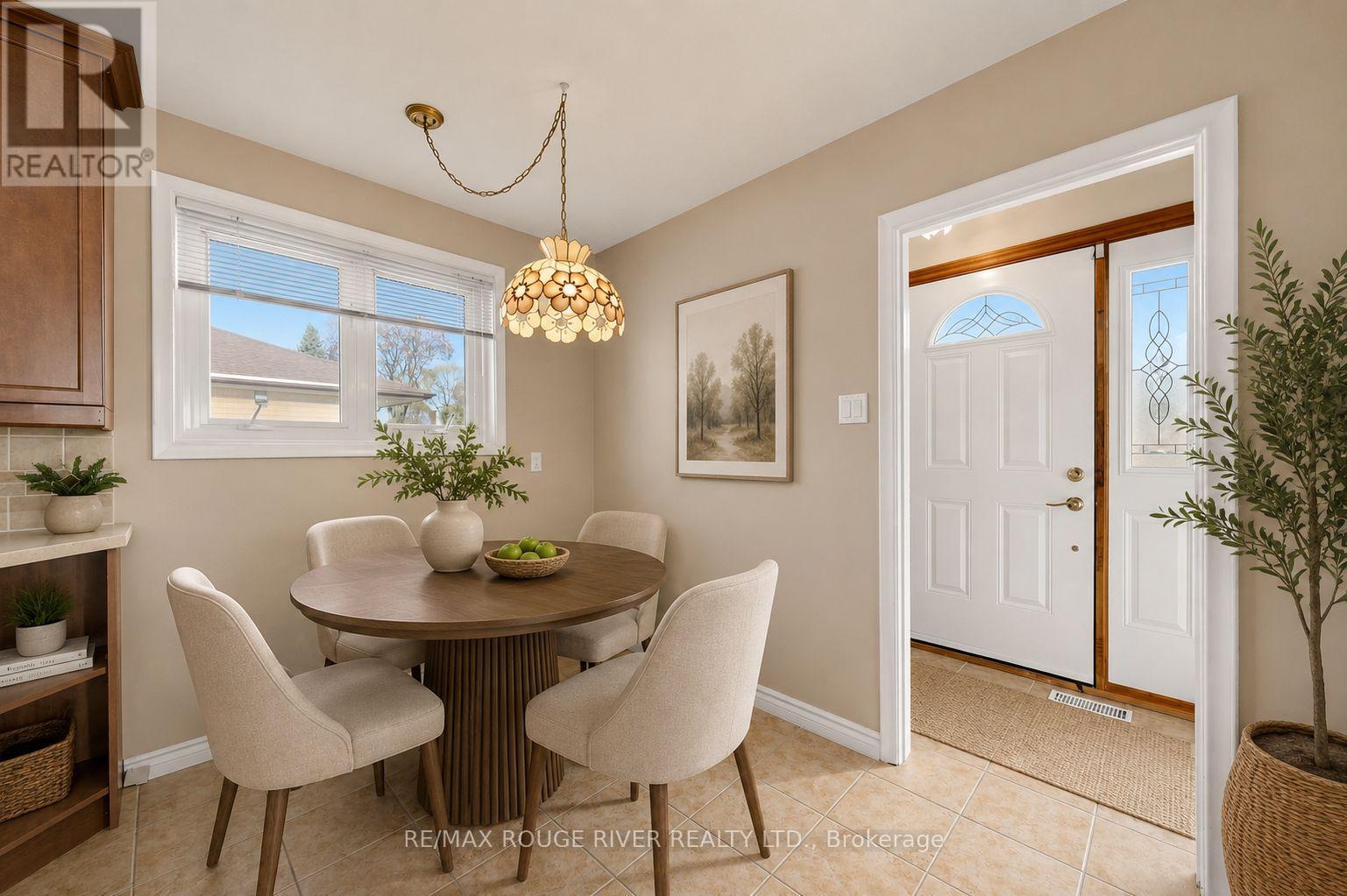 102 Taysham Crescent, Toronto, Ontario  M9V 1X3 - Photo 6 - W13121684