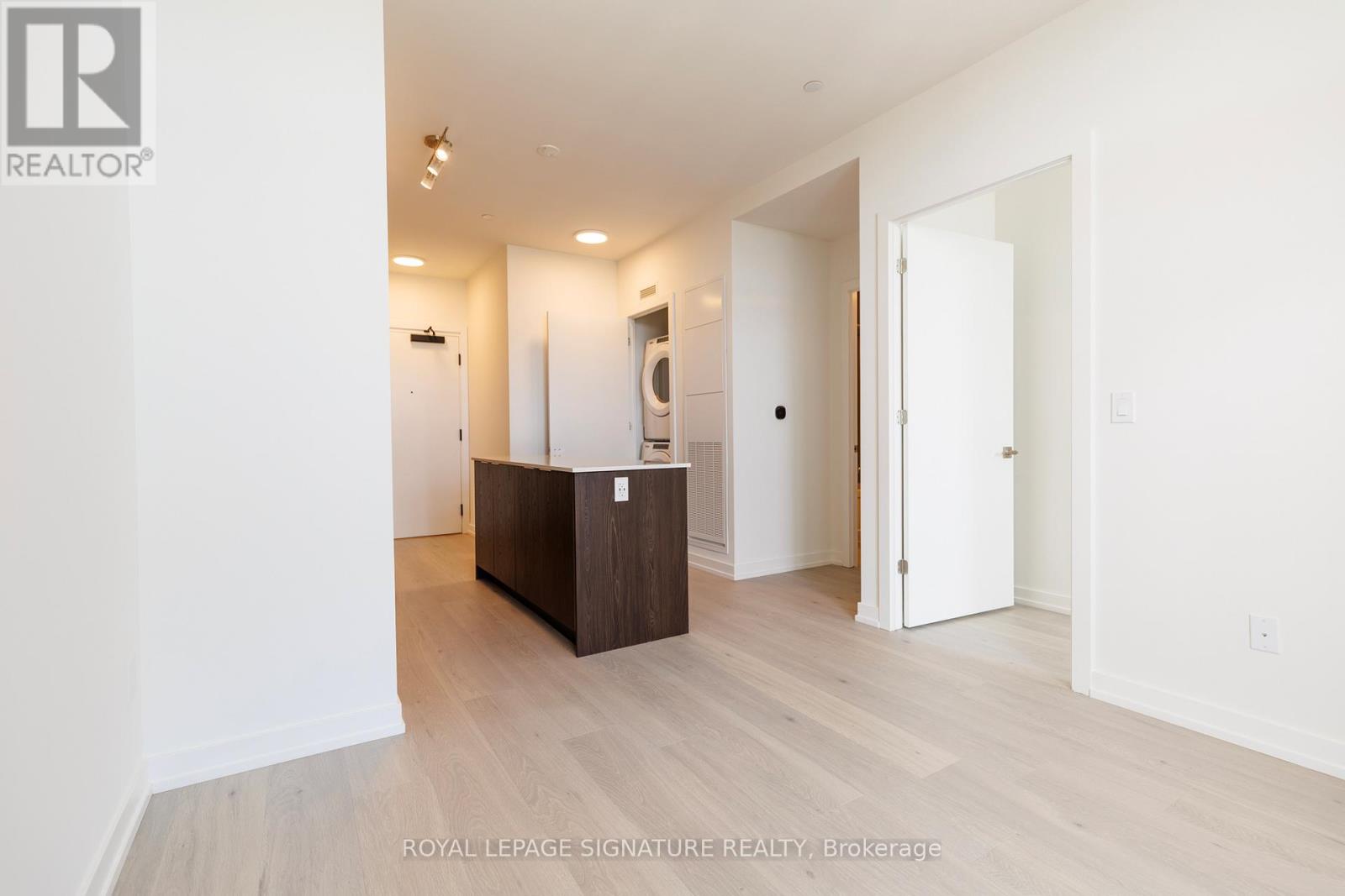 635 - 2501 Saw Whet Boulevard, Oakville, Ontario  L6M 5N2 - Photo 2 - W13121688