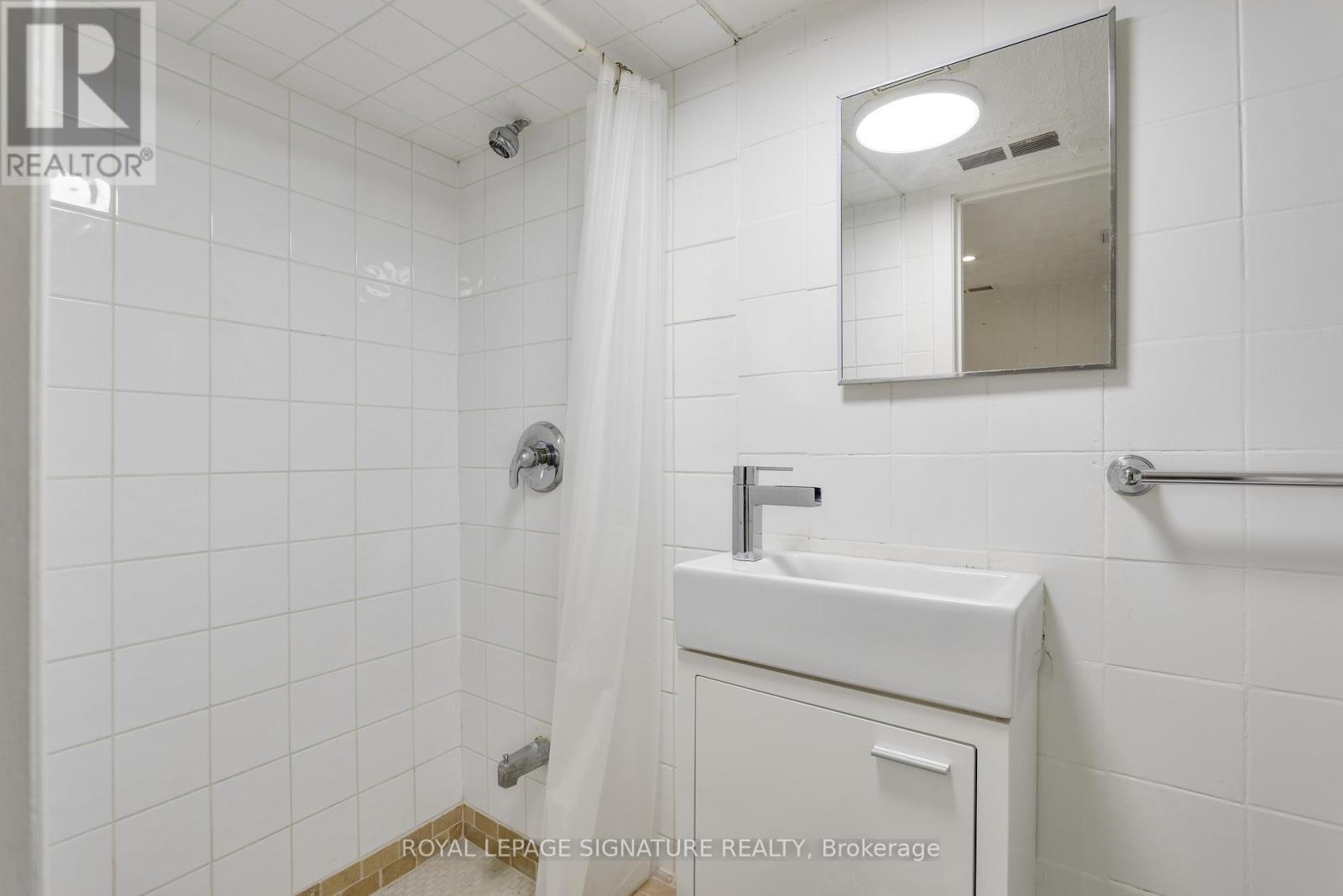 38 Wiltshire Avenue, Toronto, Ontario  M6N 2V9 - Photo 45 - W13121732