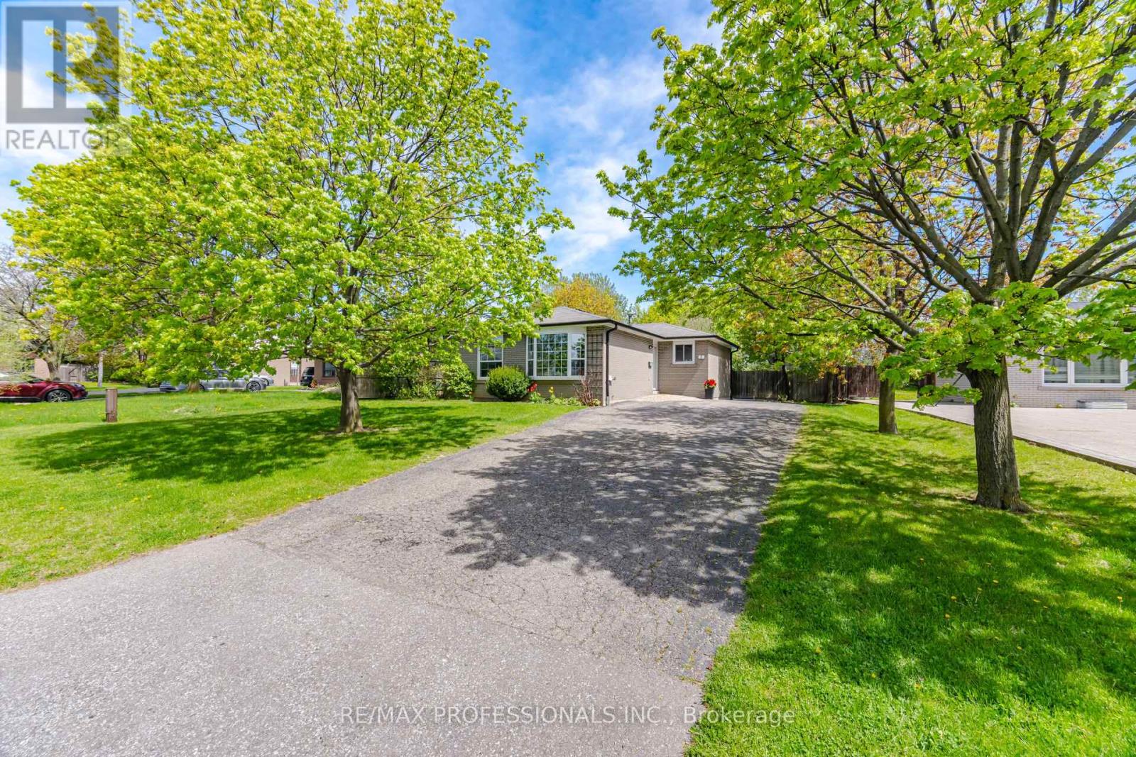 5 Flavian Crescent, Brampton, Ontario  L6T 3P2 - Photo 1 - W13121740