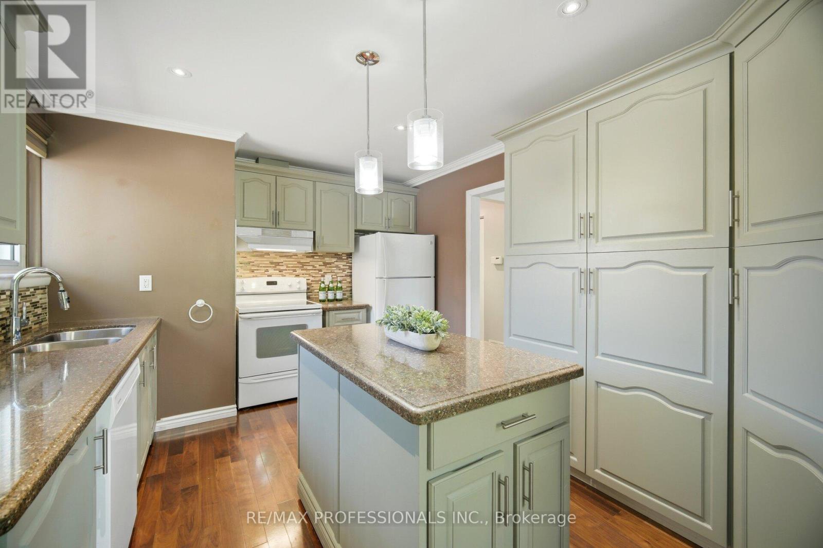5 Flavian Crescent, Brampton, Ontario  L6T 3P2 - Photo 16 - W13121740