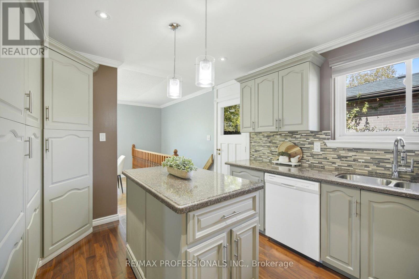 5 Flavian Crescent, Brampton, Ontario  L6T 3P2 - Photo 17 - W13121740