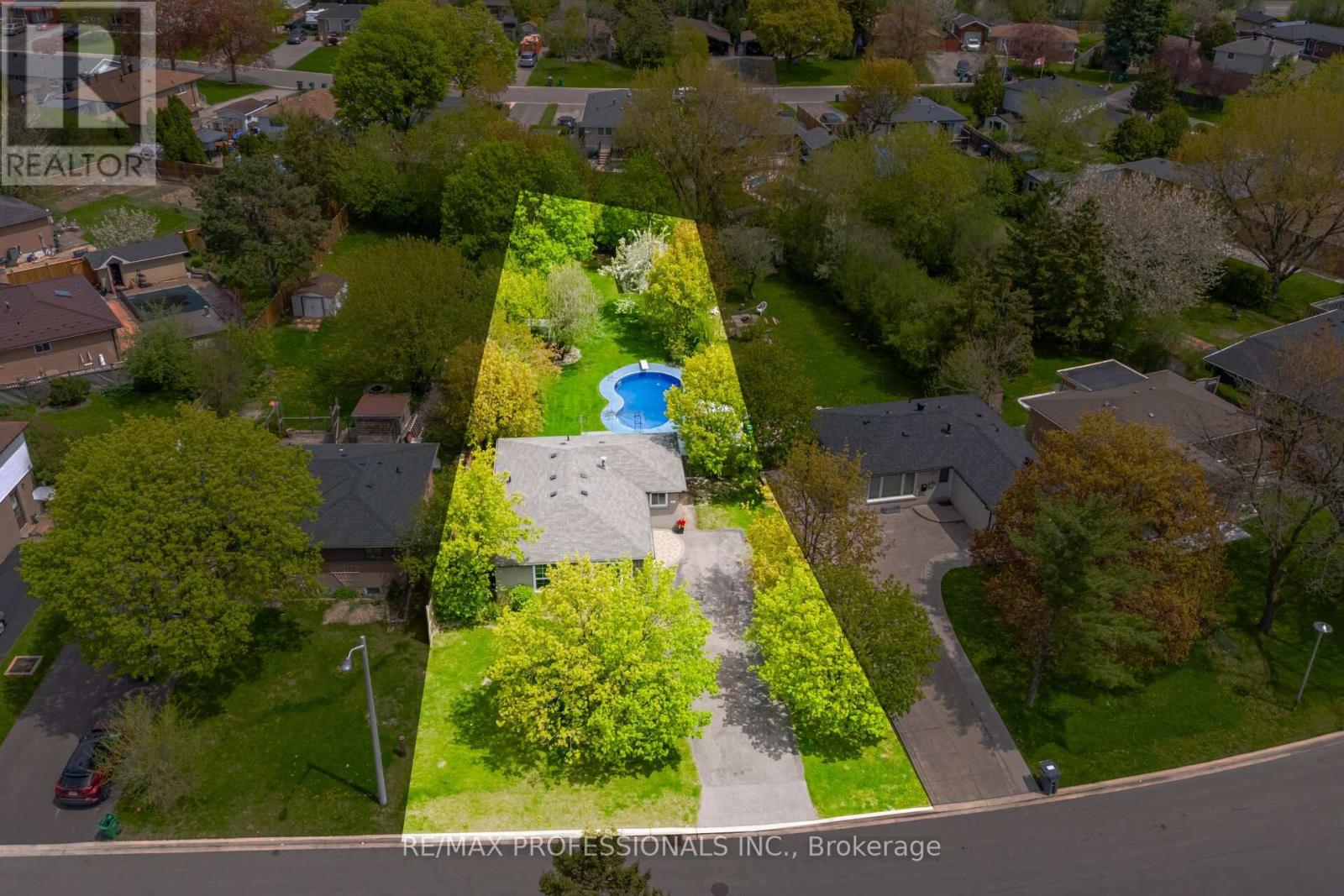 5 Flavian Crescent, Brampton, Ontario  L6T 3P2 - Photo 2 - W13121740