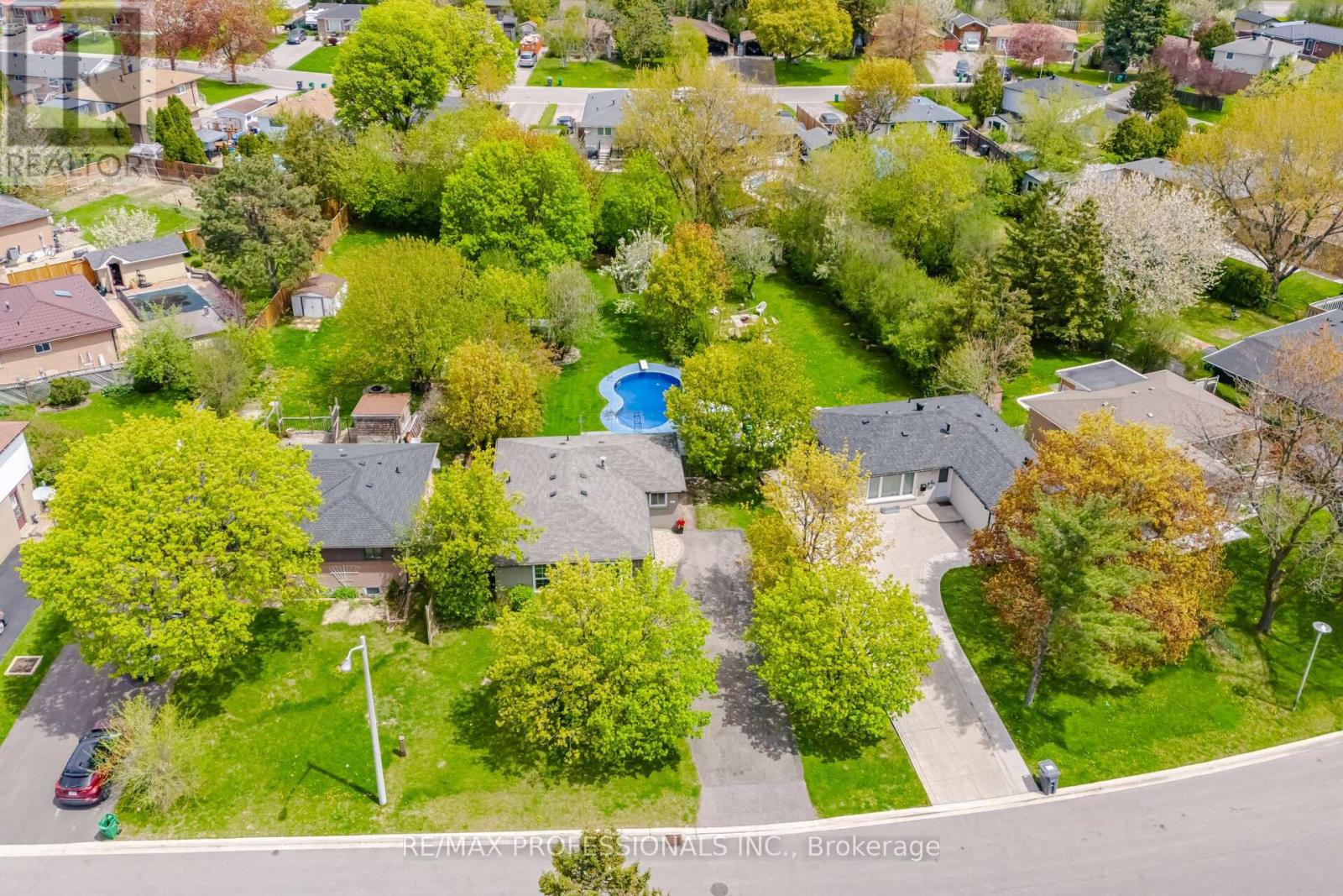 5 Flavian Crescent, Brampton, Ontario  L6T 3P2 - Photo 3 - W13121740