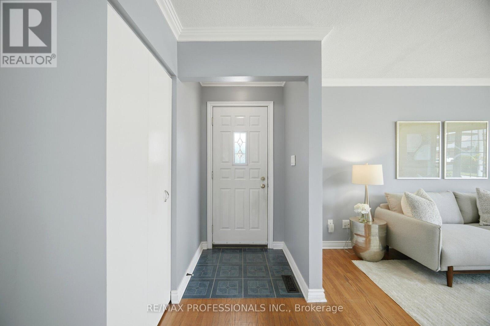 5 Flavian Crescent, Brampton, Ontario  L6T 3P2 - Photo 7 - W13121740