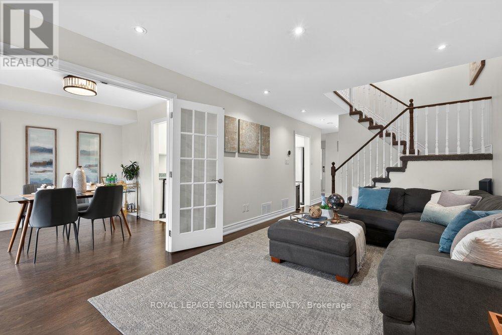 49 Rosebud Avenue, Brampton, Ontario  L6X 2W4 - Photo 4 - W13121744